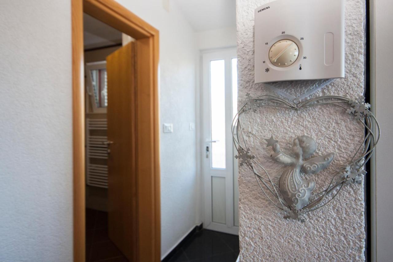 Apartman Sena Примоштен Екстер'єр фото