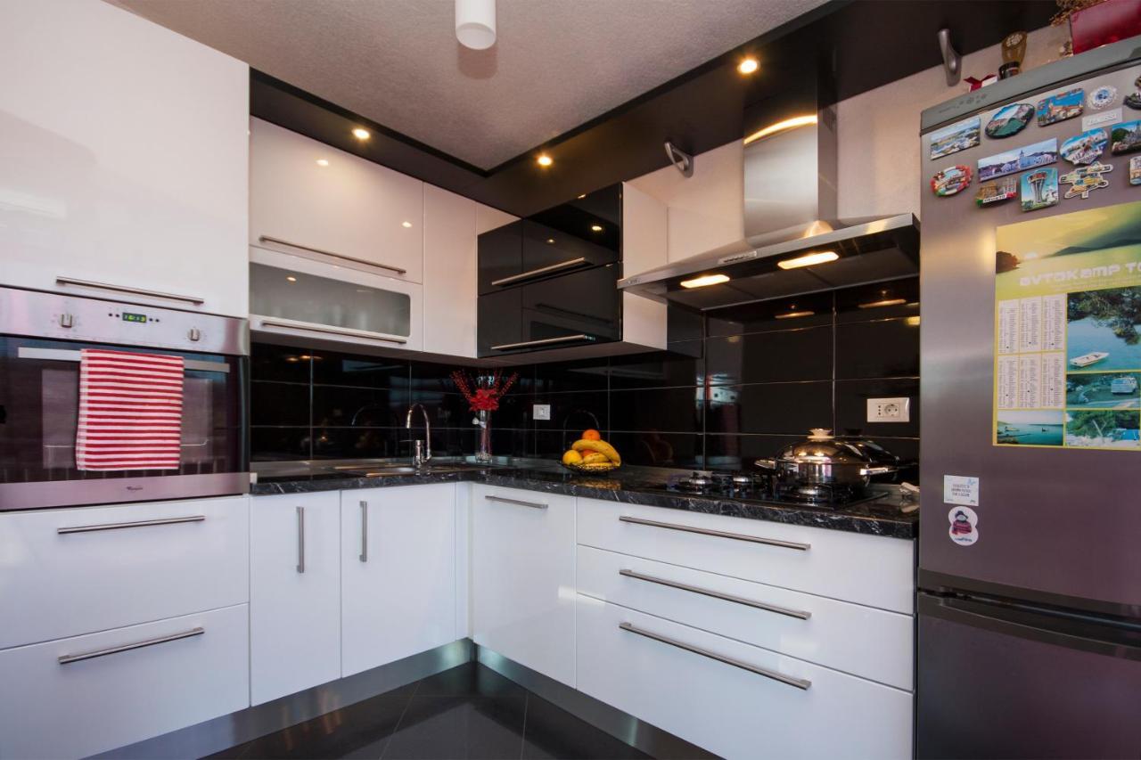 Apartman Sena Примоштен Екстер'єр фото