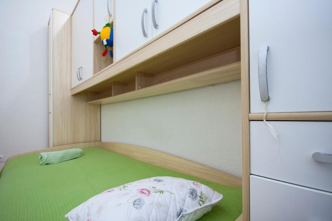 Apartman Sena Примоштен Екстер'єр фото