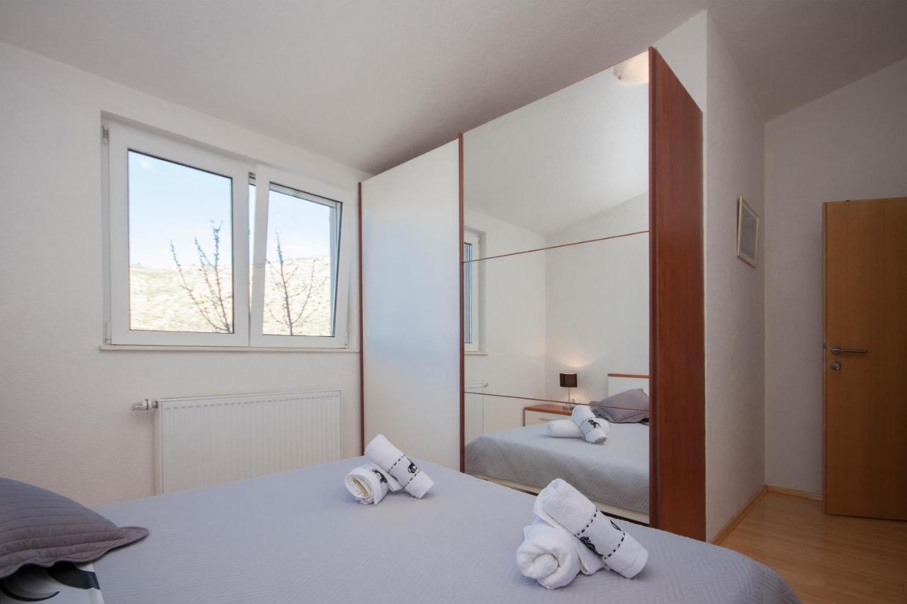Apartman Sena Примоштен Екстер'єр фото